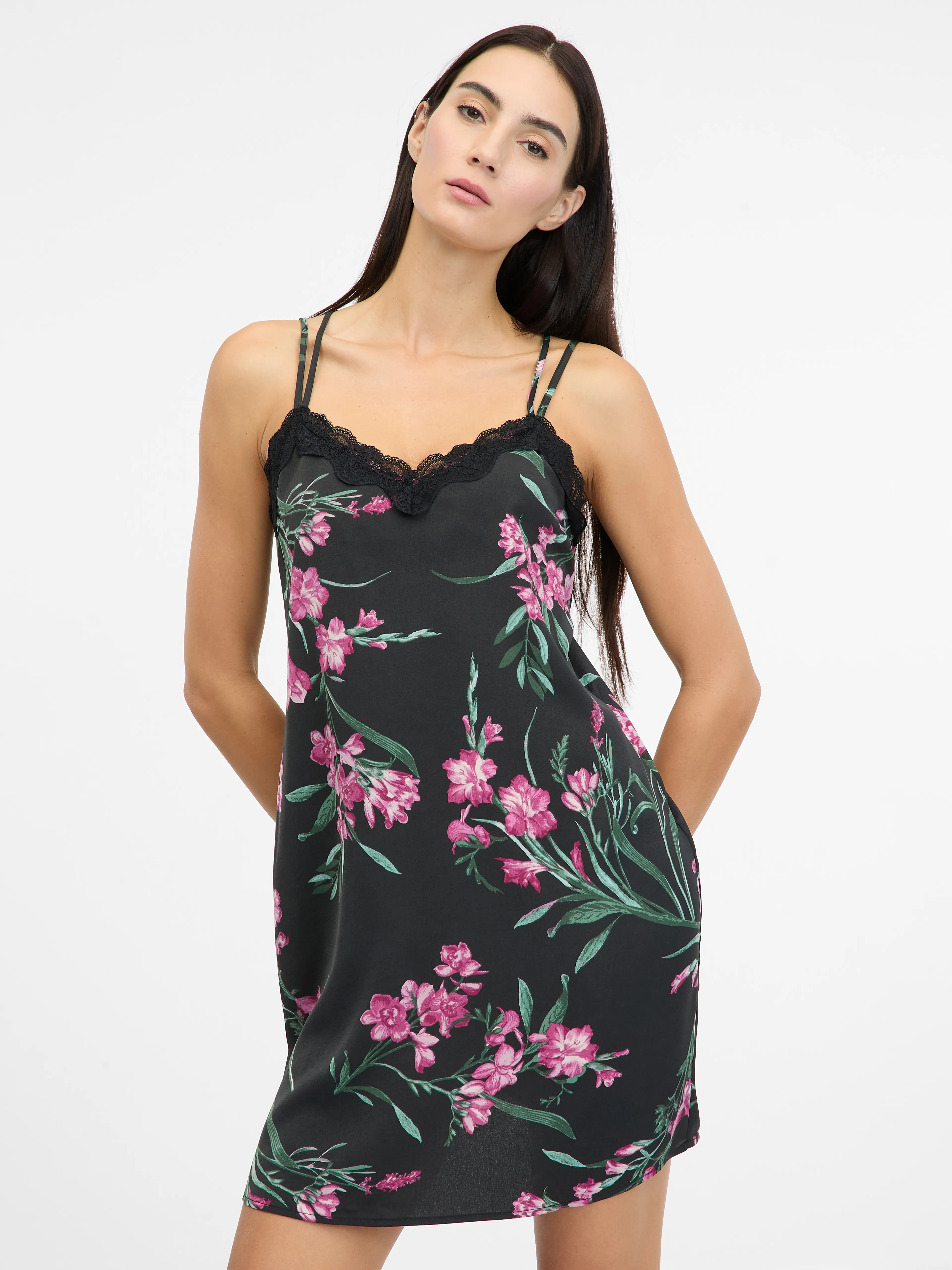 Schwarzes Damen-Satin-Nachthemd ORSAY