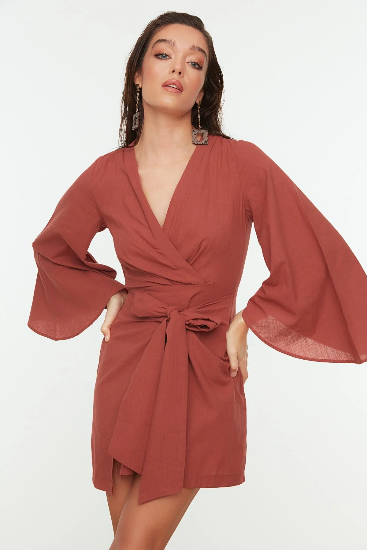 Trendyol Collection  Dusty Rose Mini-Strandkleid zum Binden aus 100 % Baumwolle TBESS21EL3208