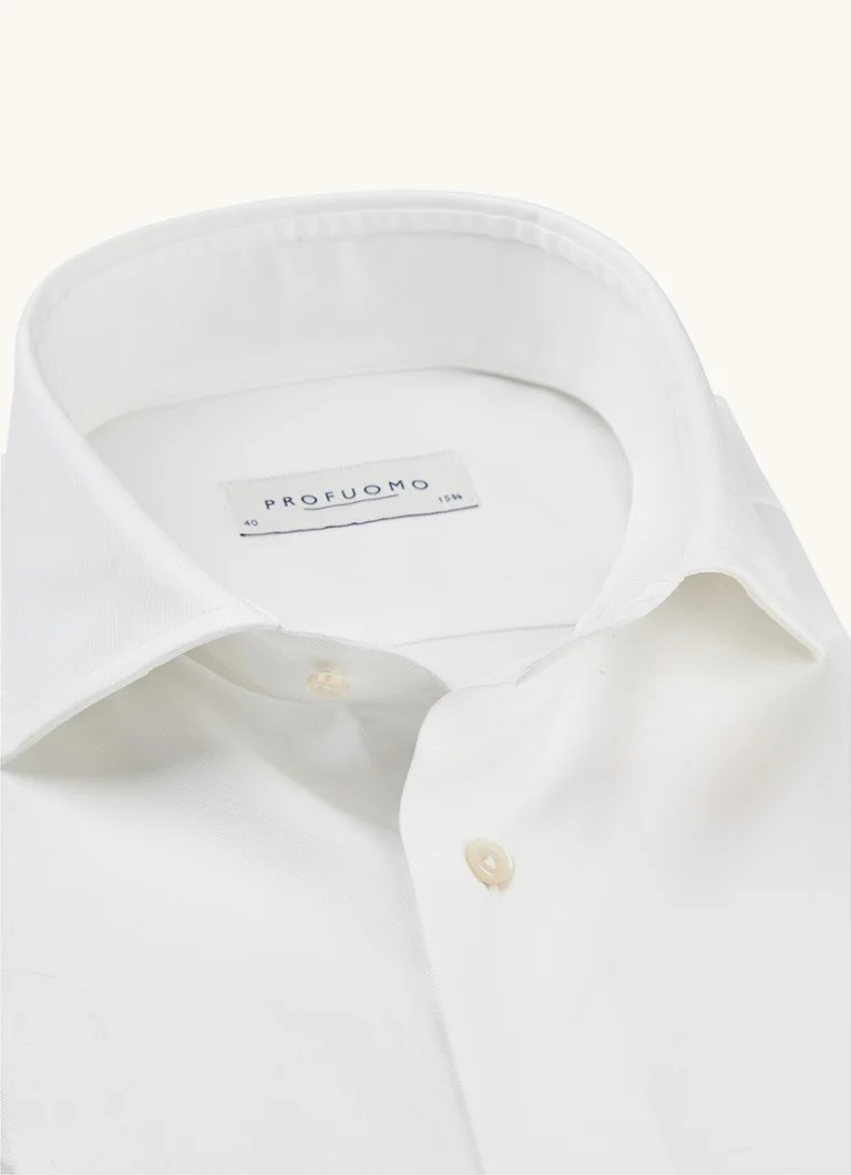 Camisa Profuomo Royal Twill nº 7 de corte slim com punhos duplos.