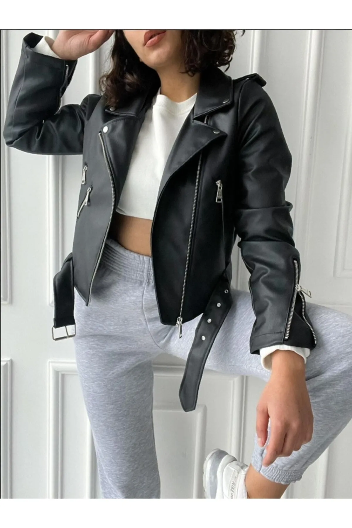 IŞILDA FASHION  Schwarze Lederjacke