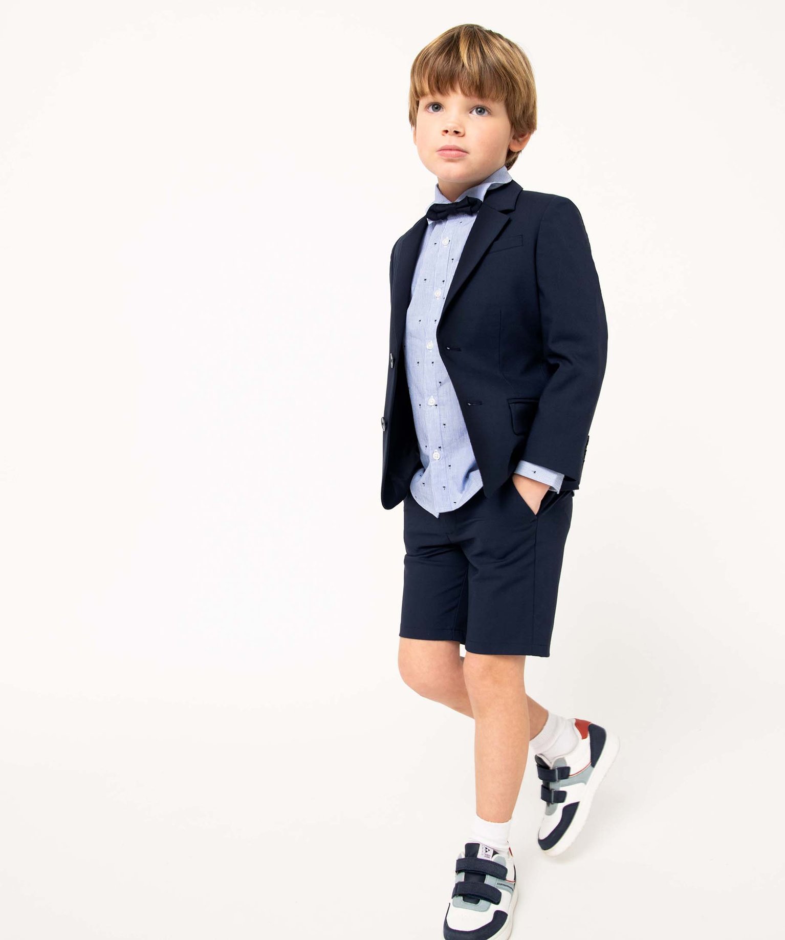 Chemise Garçon rayée avec motifs palmiers et noeud papillon bleu | GEMO