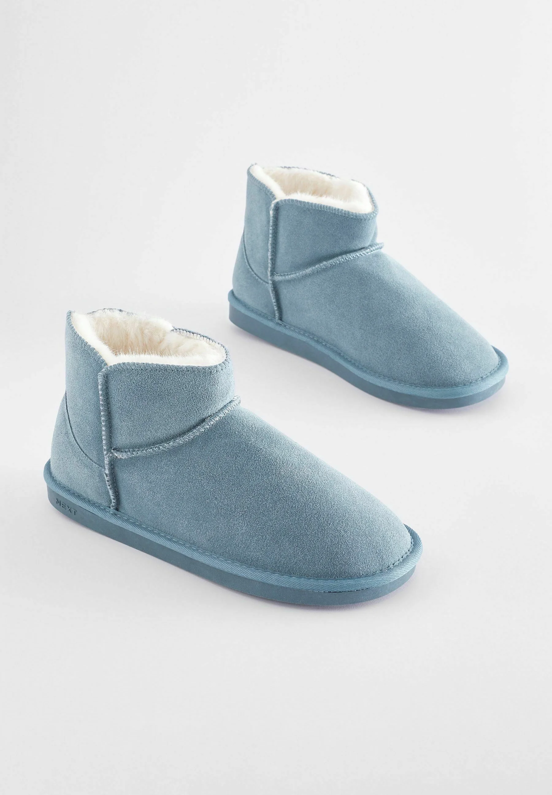 Siguiente REGULAR FIT - Pantuflas