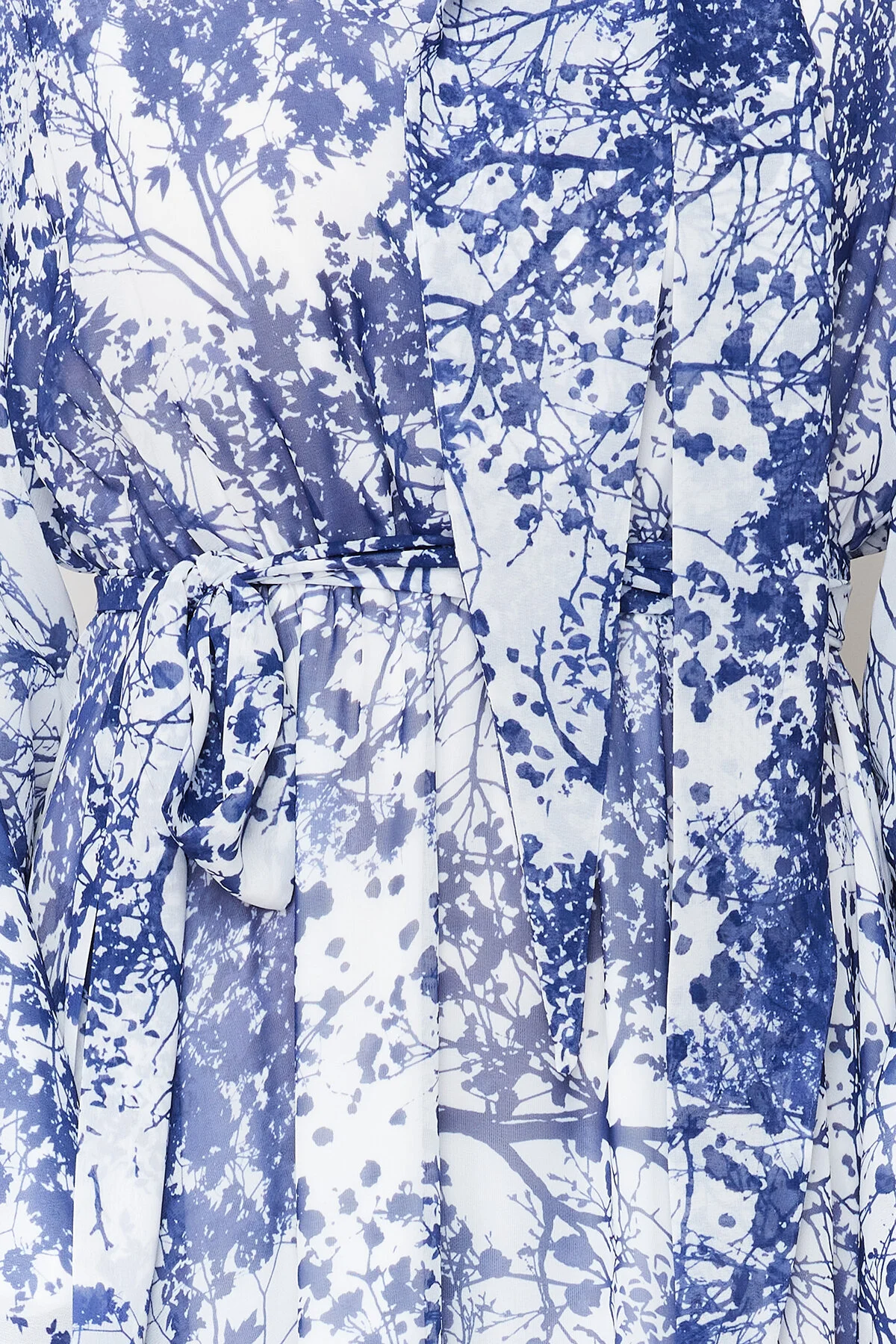 Trendyol Modest  Blaues, langes Abendkleid aus Chiffon mit Blumenmuster und Futter TCTSS24EB00040