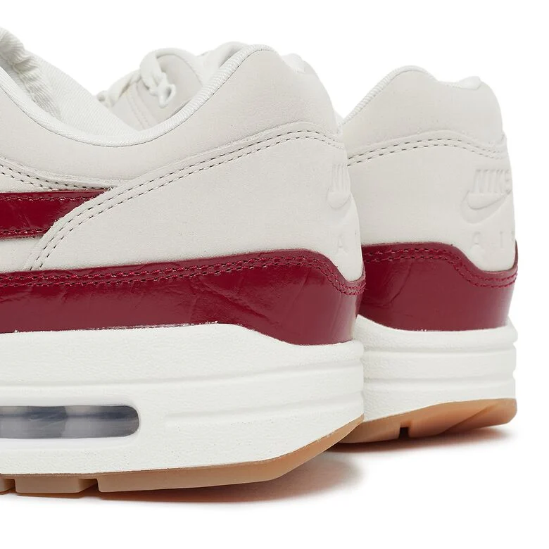 NIKE Air Max 1 LX 