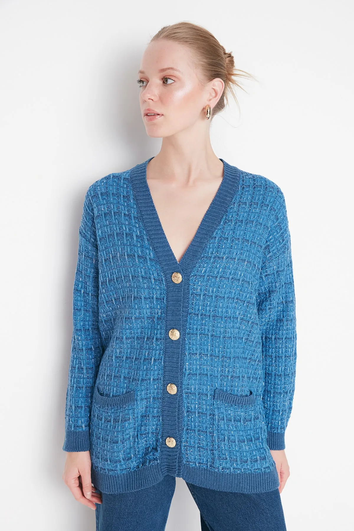 Trendyol Collection  Indigo Wide Fit Glitzer-Strickjacke im Tweed-Look TWOAW21HI0250