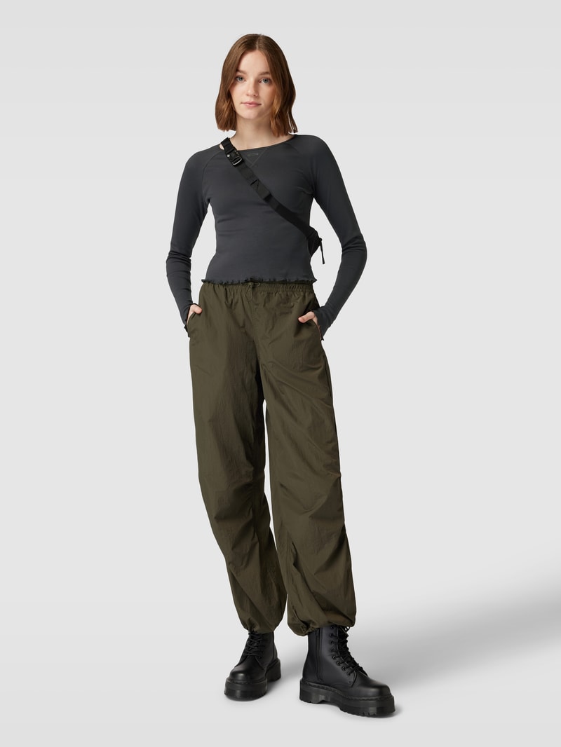 Cropped Longsleeve mit Wellensaum in anthrazit