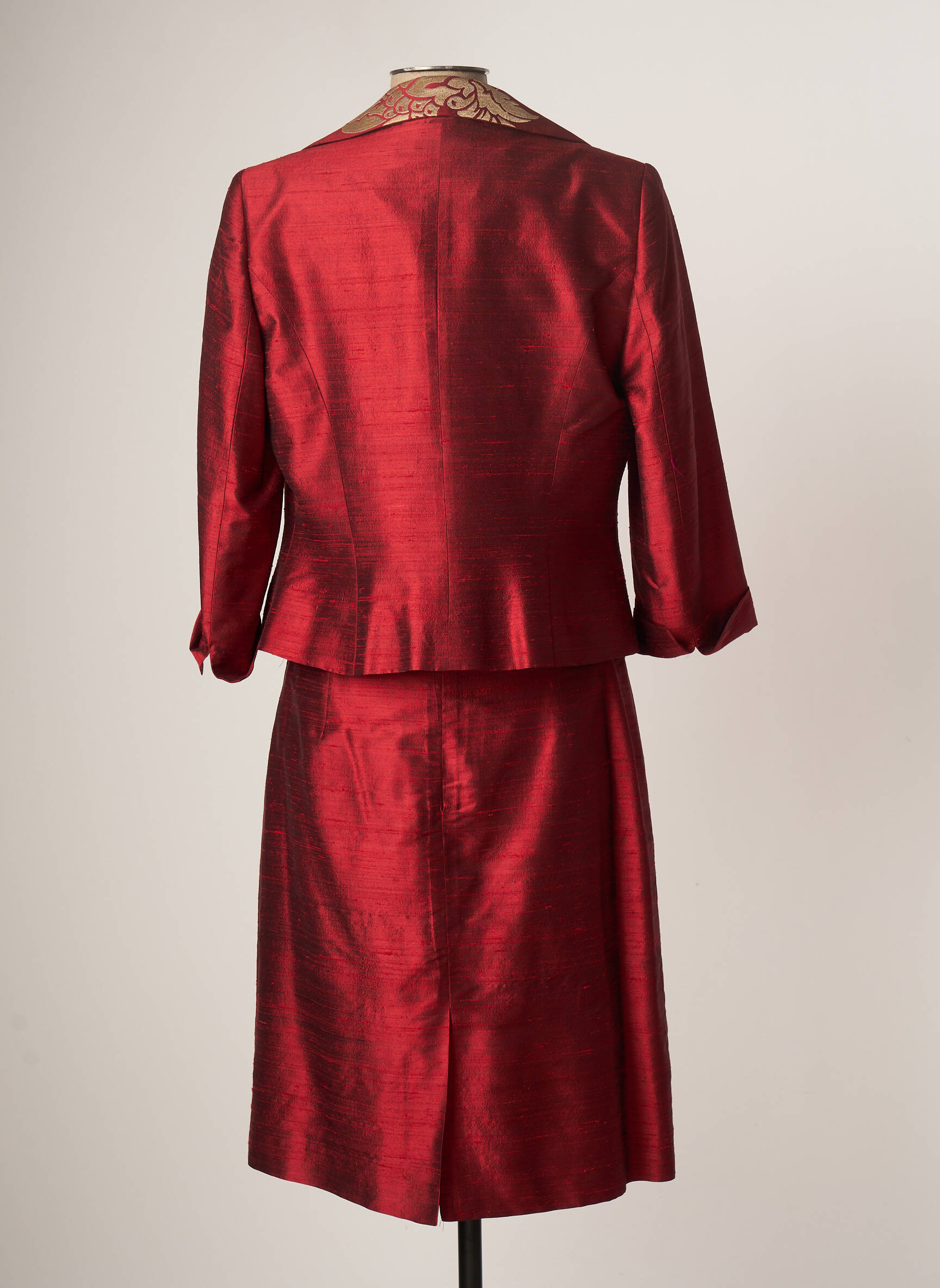 Paule Vasseur Ensembles Jupe Femme couleur rouge