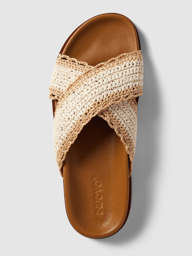 Sandalen mit Riemen in Flecht-Optik in sand
