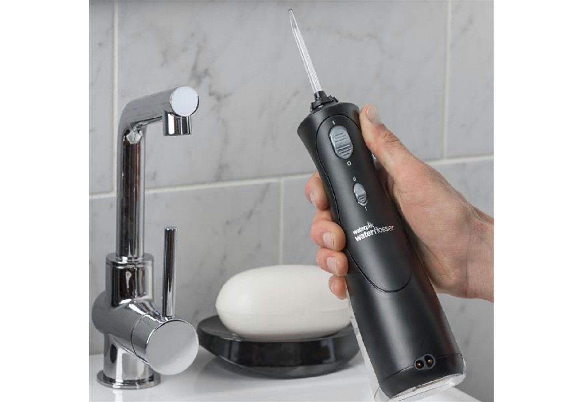 Waterpik Munddusche WP-462EU CORDLESS PLUS BLACK Schwarz, Aufsätze: 4 St., Kabellose mobile Munddusche für eine perfekte Zahnpflege