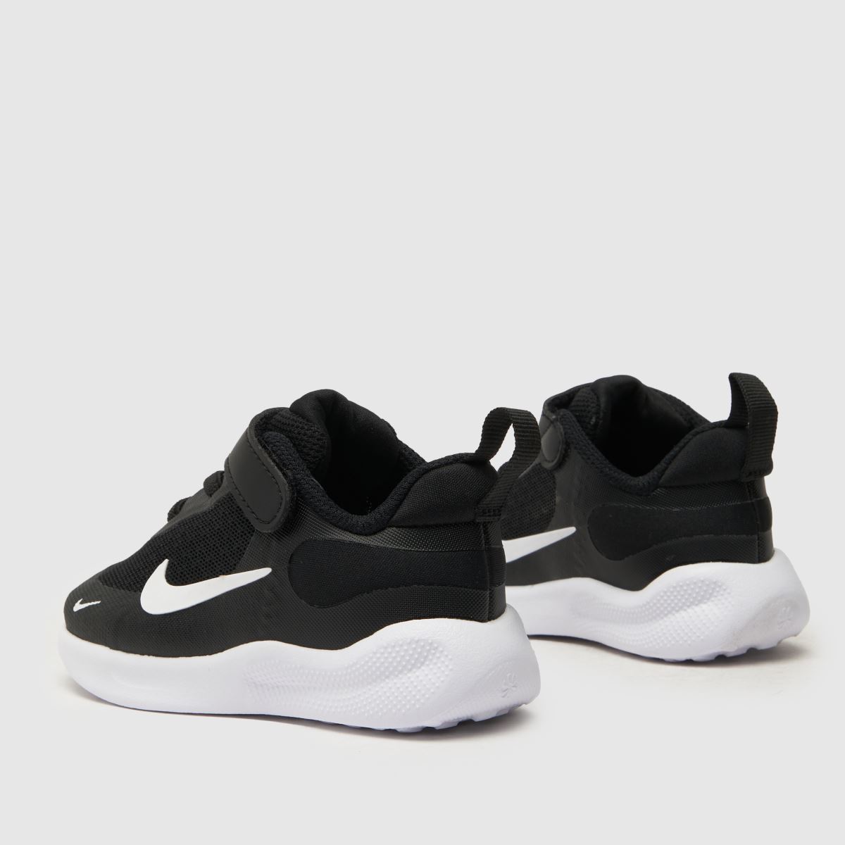 Nike fekete-fehér Revolution 7 kisgyermek cipők