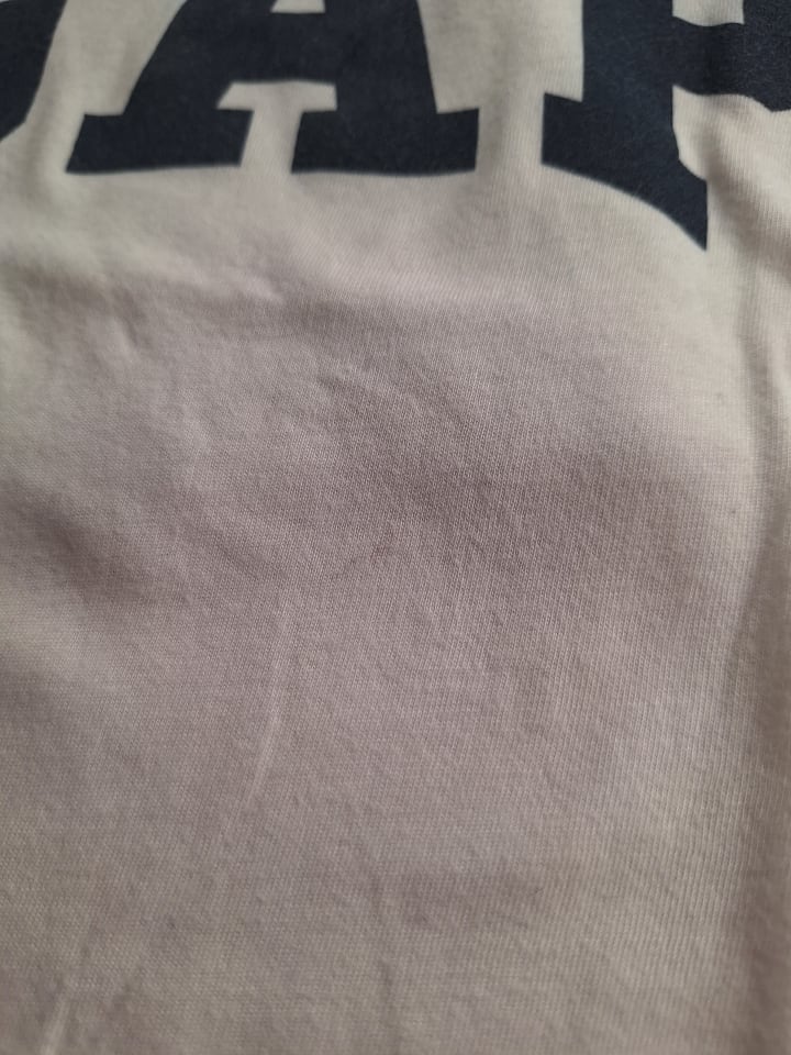GAP 2 Gap Langarmshirts in sehr gutem Zustand, dass weiße hat eine kleine Verfärbung, siehe Bild,  sonst top günstig kaufen 110