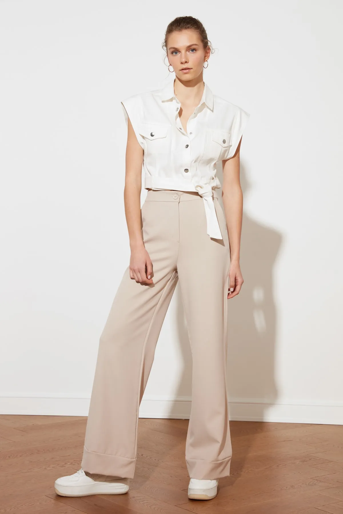 Trendyol Collection  Steinige Webhose mit weitem Bein TWOSS19ST0179