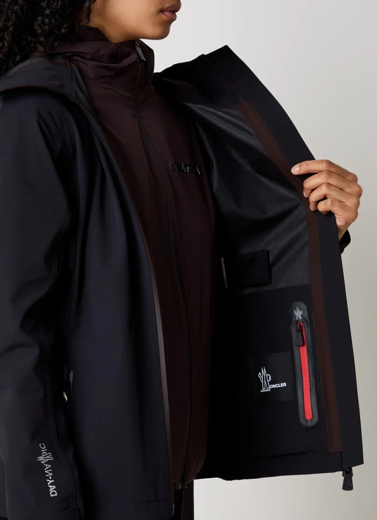 Μπουφάν Moncler Fex softshell με κουκούλα και ζώνη