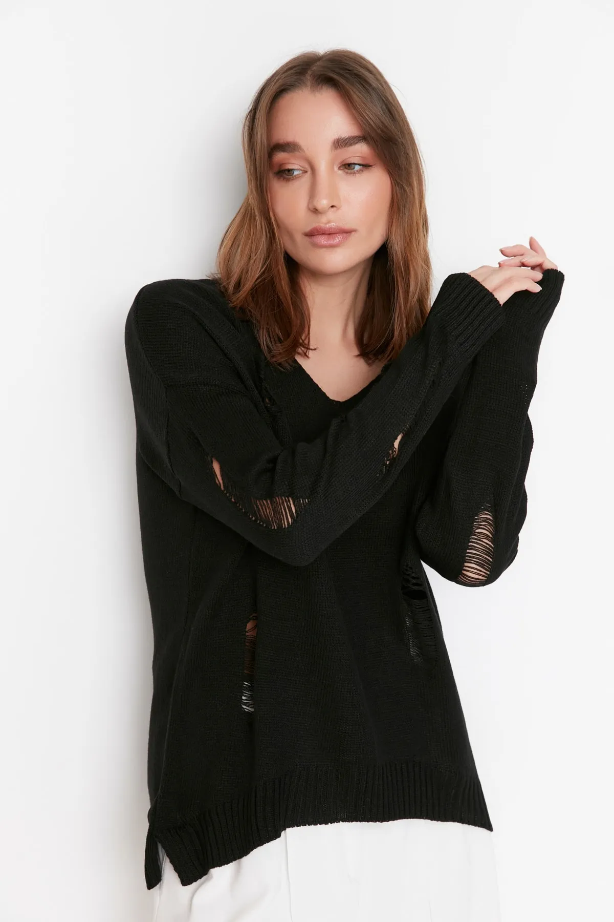 Trendyol Collection  Schwarzer fließender Strickpullover TWOAW20FV0033