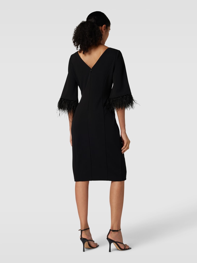 Cocktailkleid mit Federn in schwarz