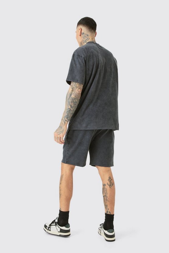Tall Oversize T-Shirt und Shorts mit Acid-Waschung