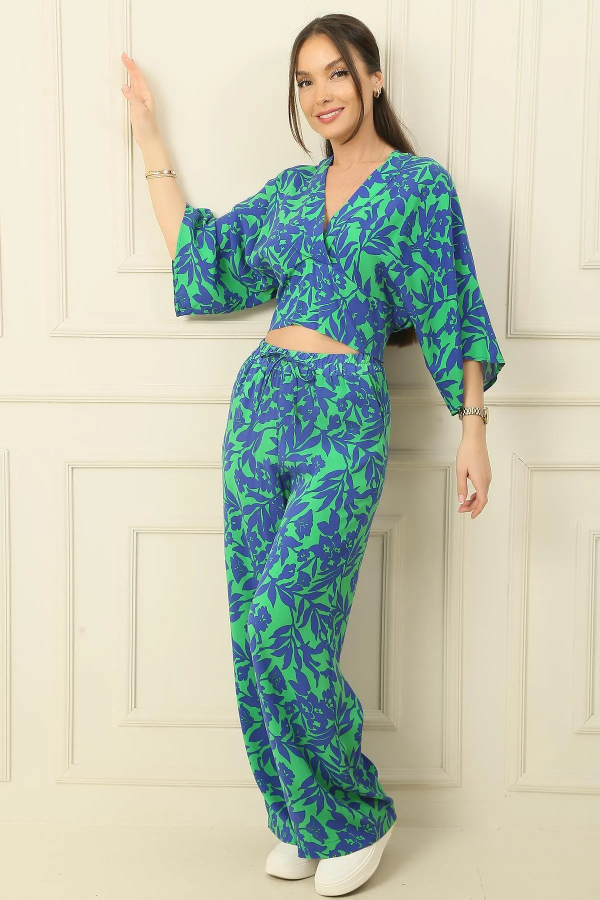 By Saygı  Vorne und hinten V-Ausschnitt, Fledermausärmel, Bluse, elastische Taille, Tasche, Palazzo-Hose, Blumenmuster, 2-teiliges Set