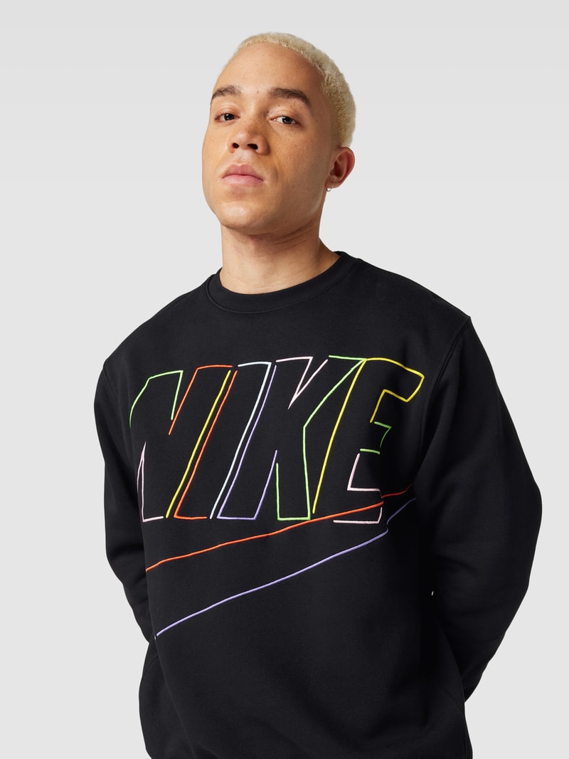 Sweatshirt mit Rundhalsausschnitt in schwarz