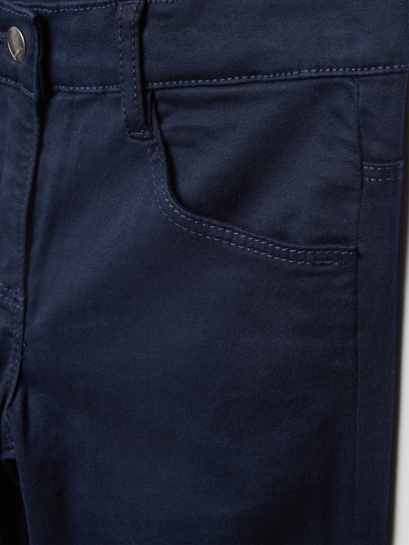 Slim Fit Hose mit Eingrifftaschen in marineblau