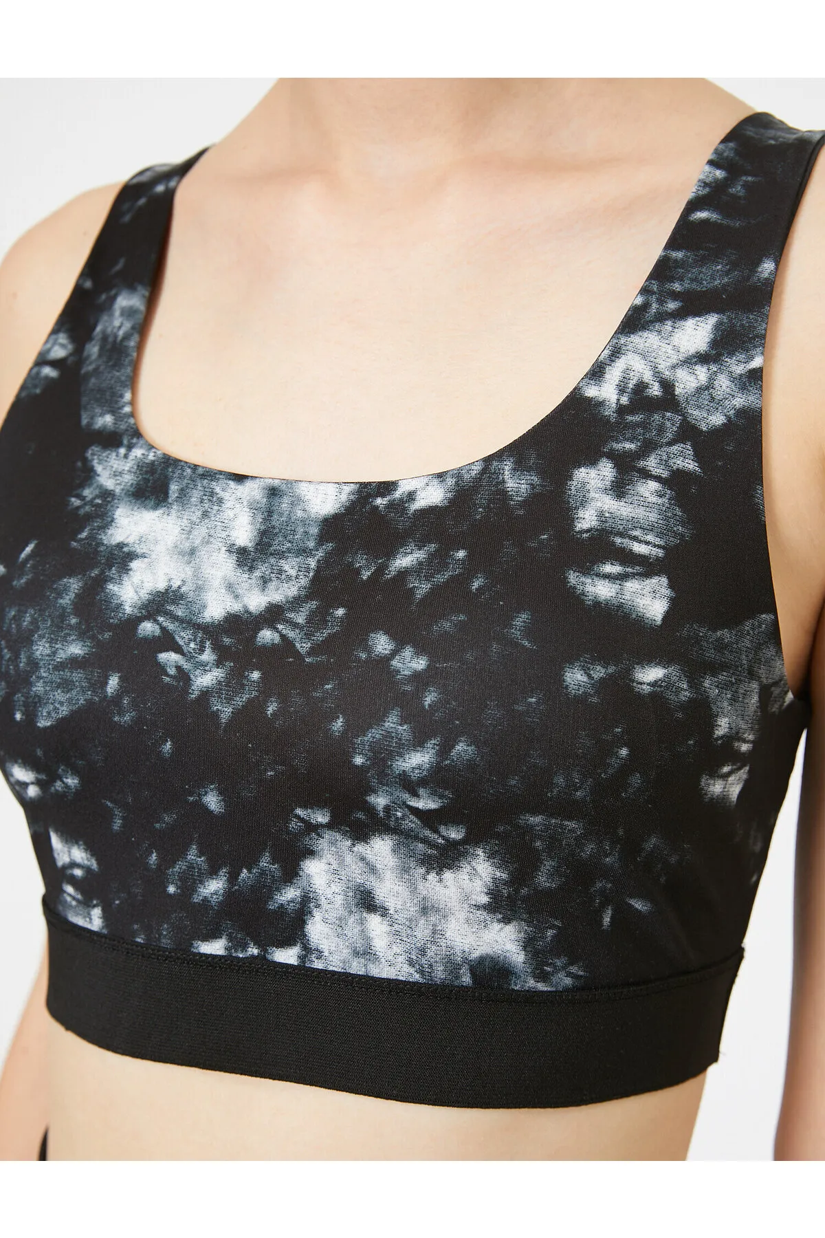 Koton  Schwarz gemusterter Sport-BH für Damen 0YAK32640NK