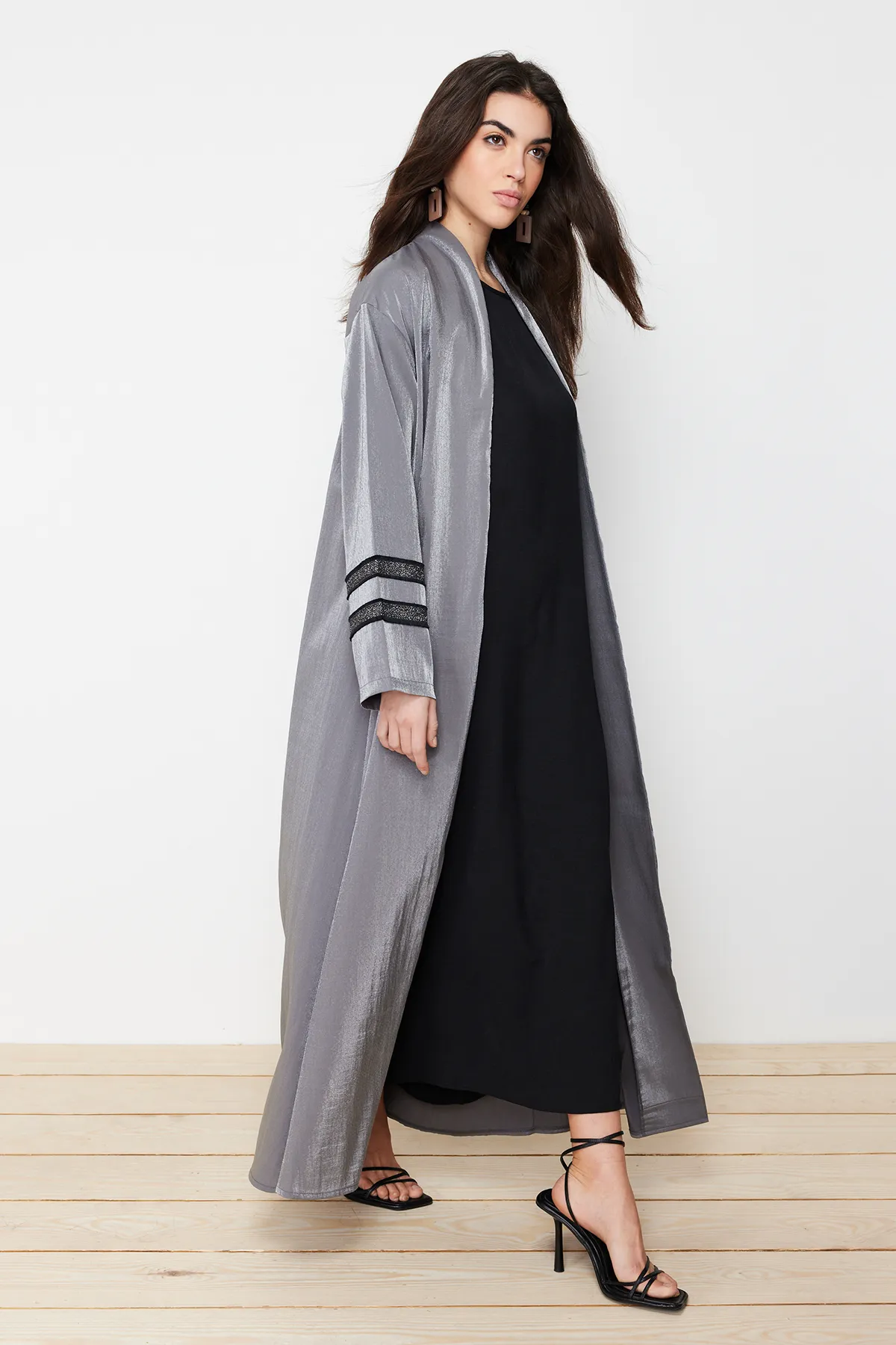 Trendyol Modest  Geräucherte, bestickte, glänzende, lange gewebte Mütze & Ferace & Abaya TCTSS24KF00004