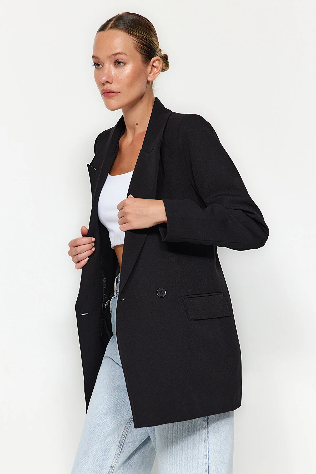 Trendyol Collection  Schwarzer, normal gefütterter, zweireihiger, gewebter Blazer mit Verschluss TWOSS20CE0059