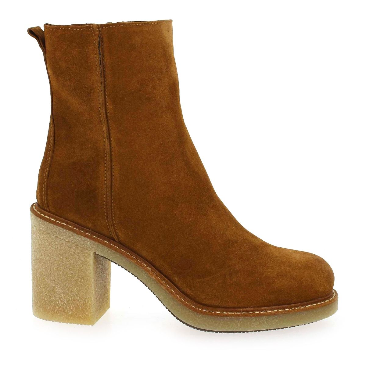 Julie Dee  IV 043 - Cognac