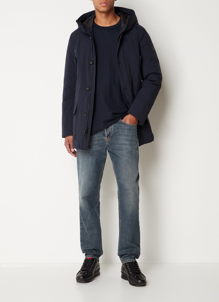 Parka Woolrich Arctic s péřovou výplní a klopovými kapsami