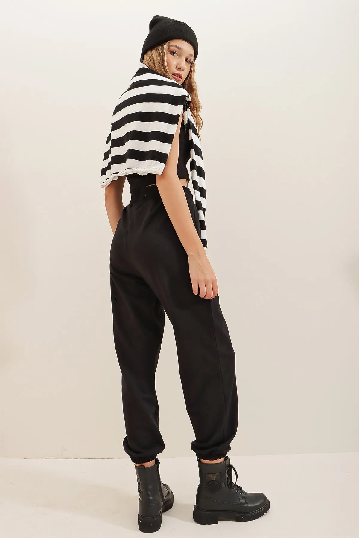 Trend Alaçatı Stili  Jogginghose - Schwarz - Jogger