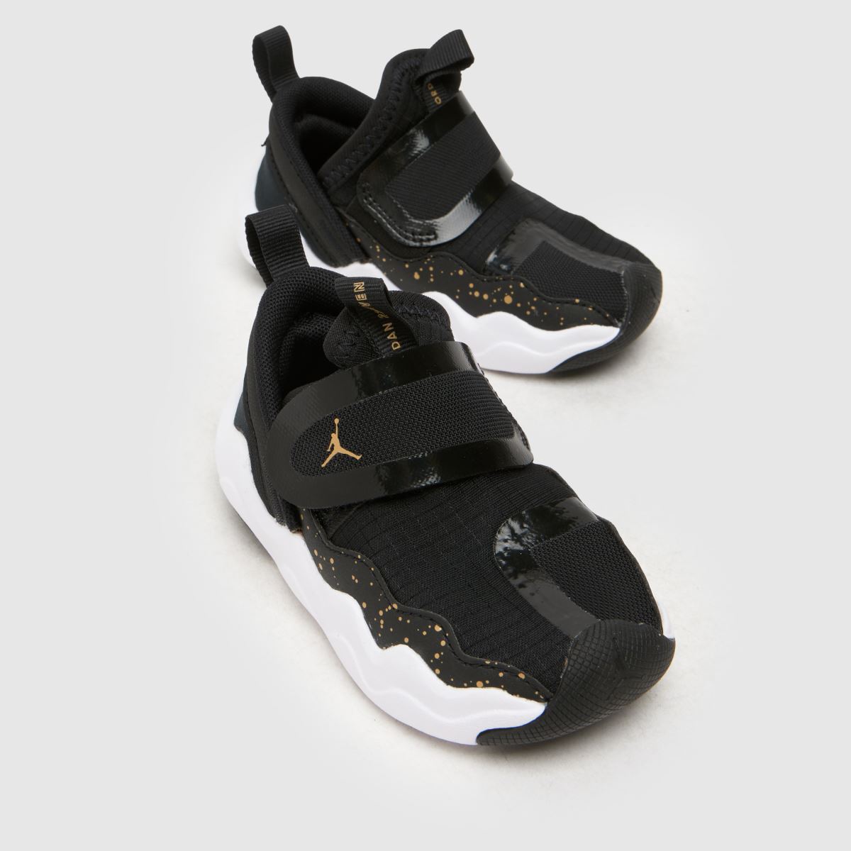 Černo-zlaté dětské tenisky Nike Jordan 23/7