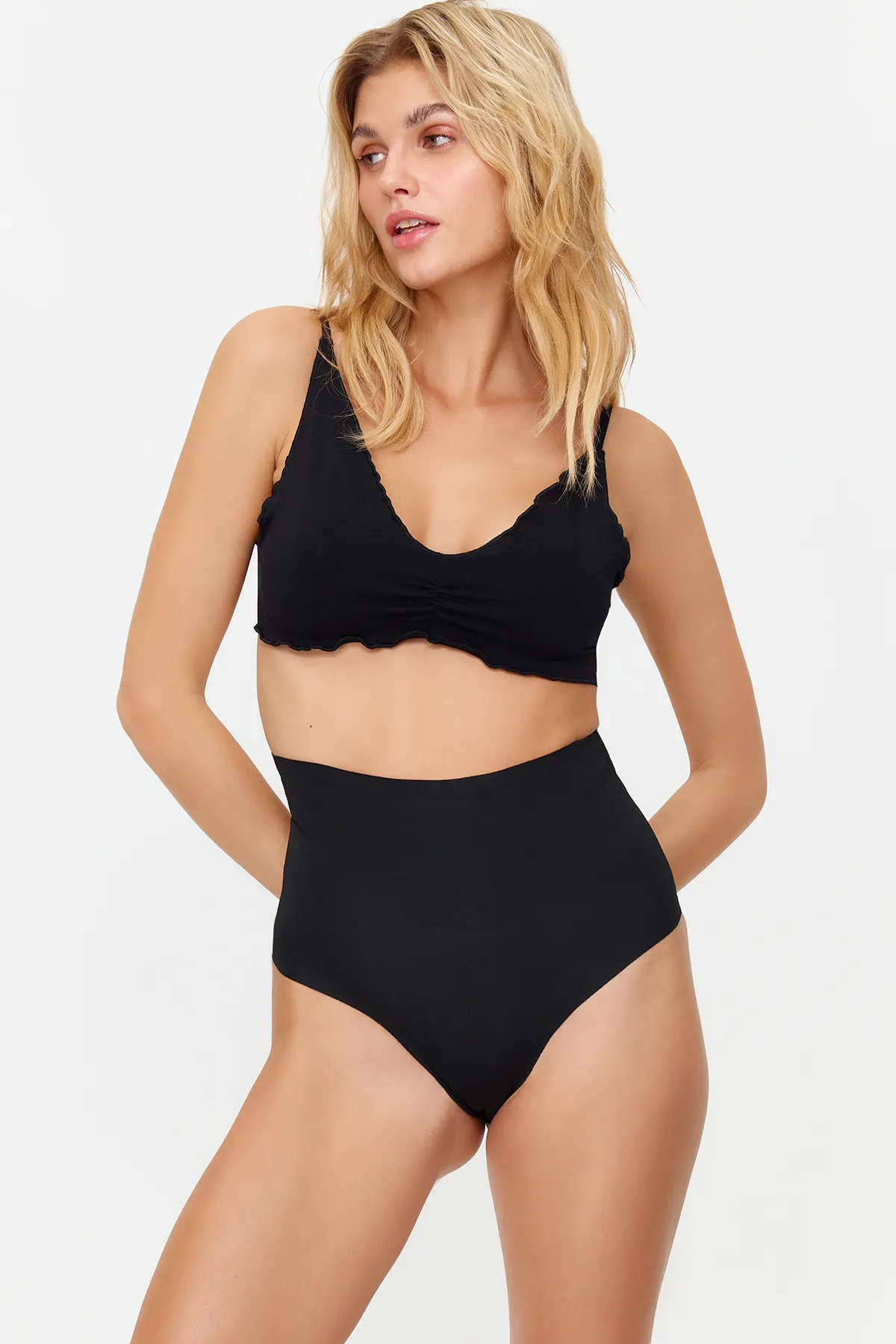 Trendyol Collection  Schwarzes Poliamid Recovery Anti-Rutsch-Silikon-Strickhöschenkorsett THMSS24KS00006