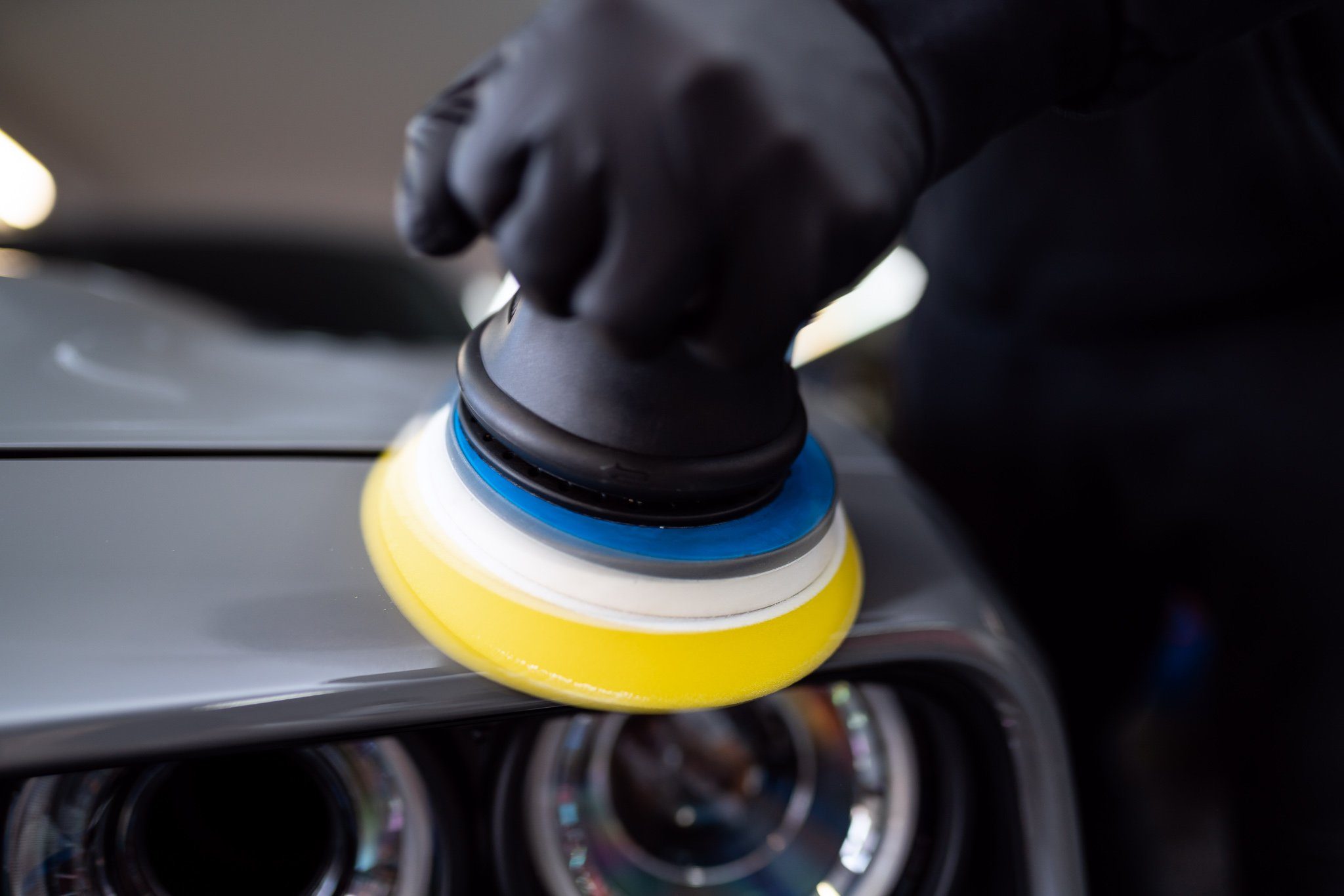 Garage Freaks Exzenter Poliermaschine Rupes LHR 15 Mark 3, LHR15III/STD, Profi Auto Polierset, 3000 min. U/min, 5200 max. U/min, Ø 125 mm, + Abdeckband + 4 Autopolituren + 4 Politur Pads + 4 Mikrofasertücher
