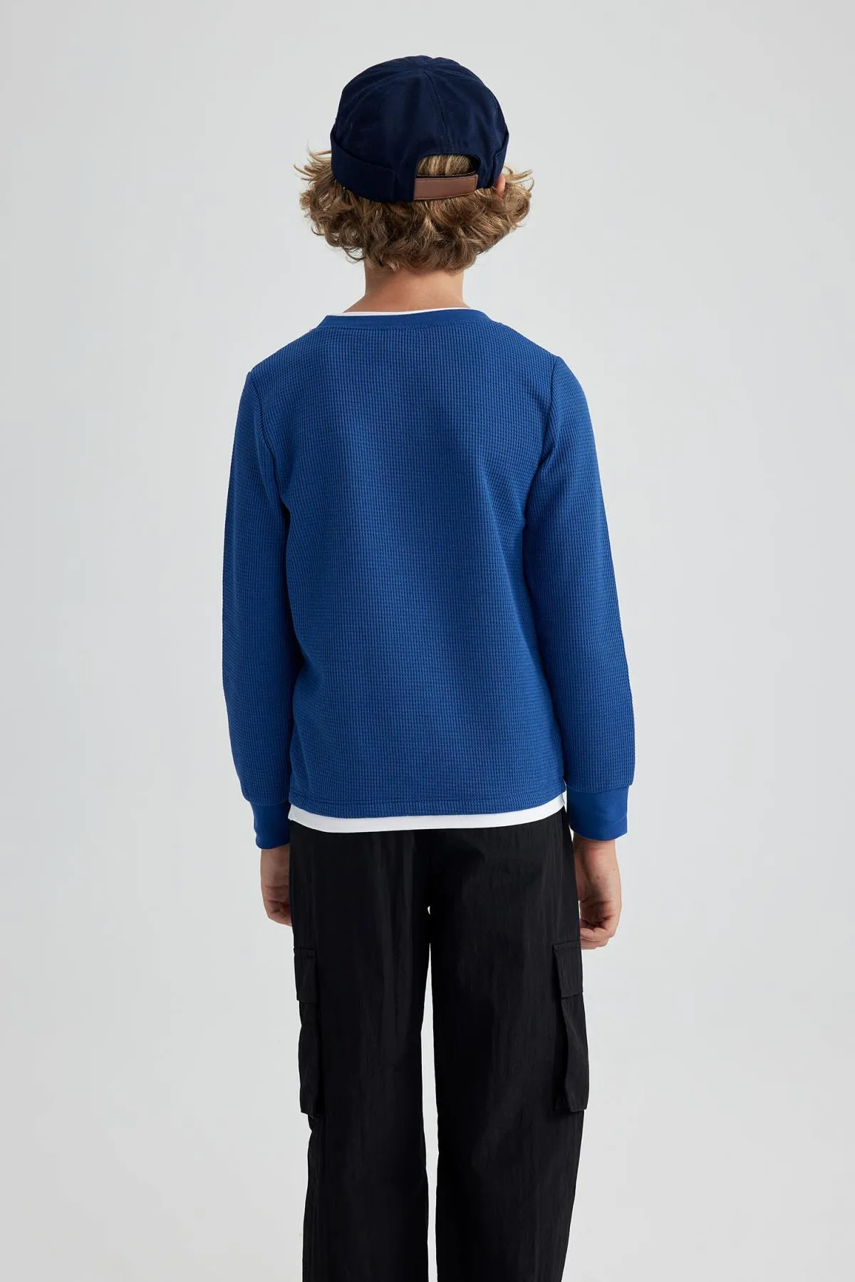 DeFacto  Langärmliges T-Shirt mit Rundhalsausschnitt und Waffelmuster für Jungen in normaler Passform