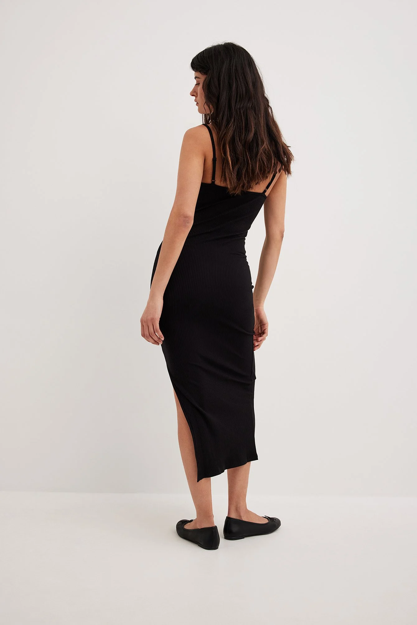 Midikleid mit Herzausschnitt und Riemen