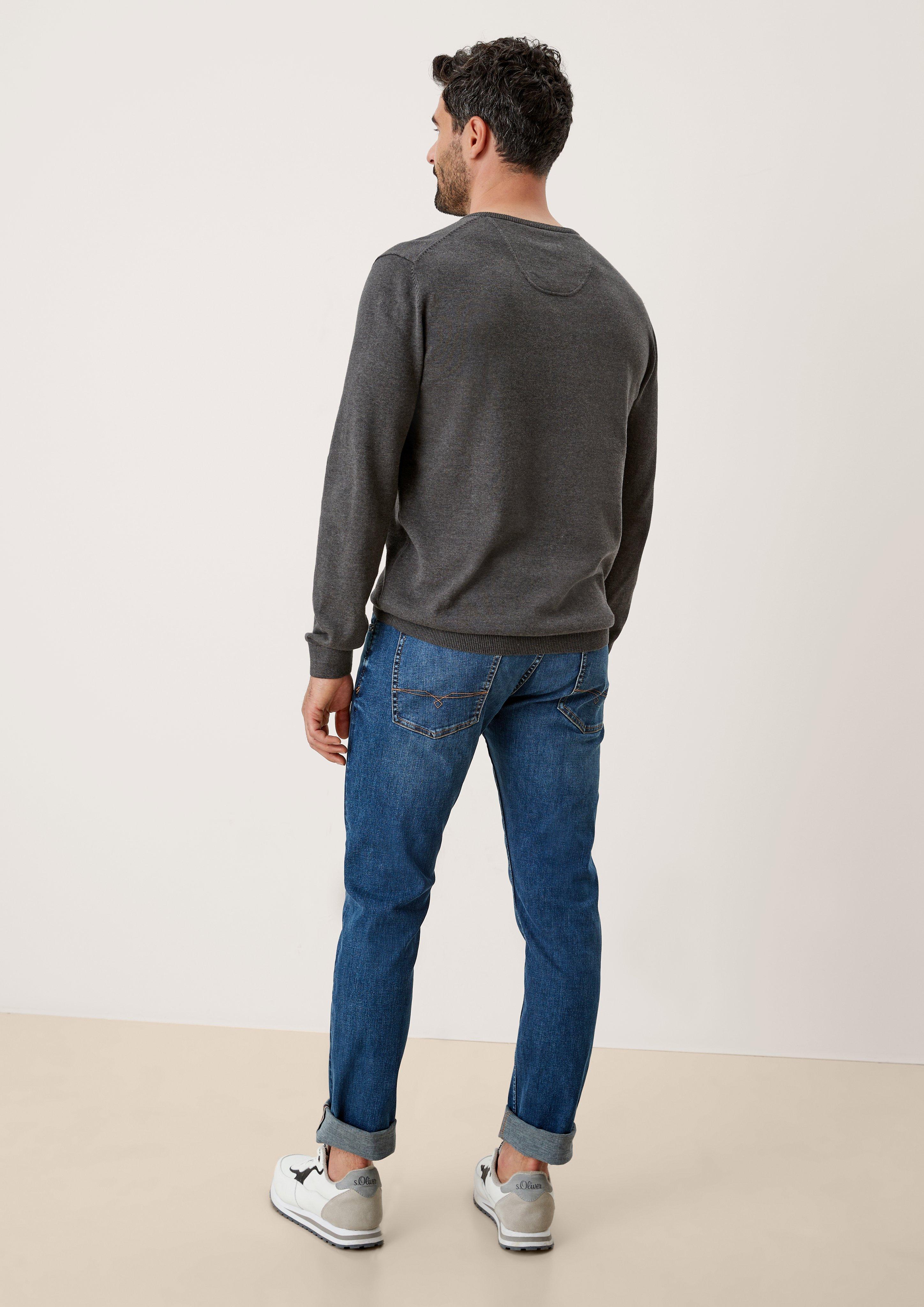 Feinstrickpulli mit V-Ausschnitt  03.899.61.7623-98W2