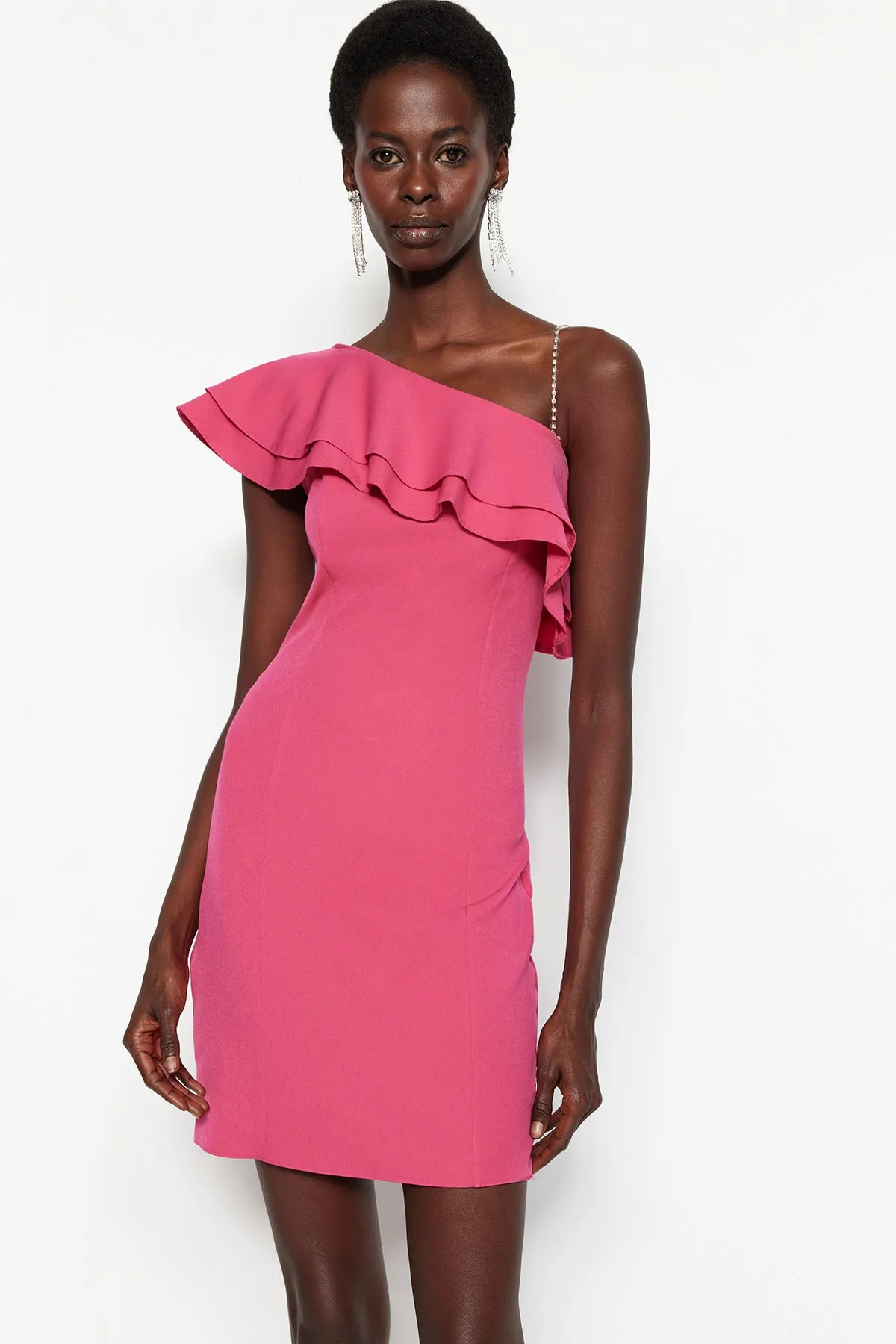 Trendyol Collection  Abendkleid mit gewebtem Volant in Fuchsia TPRSS21EL2873