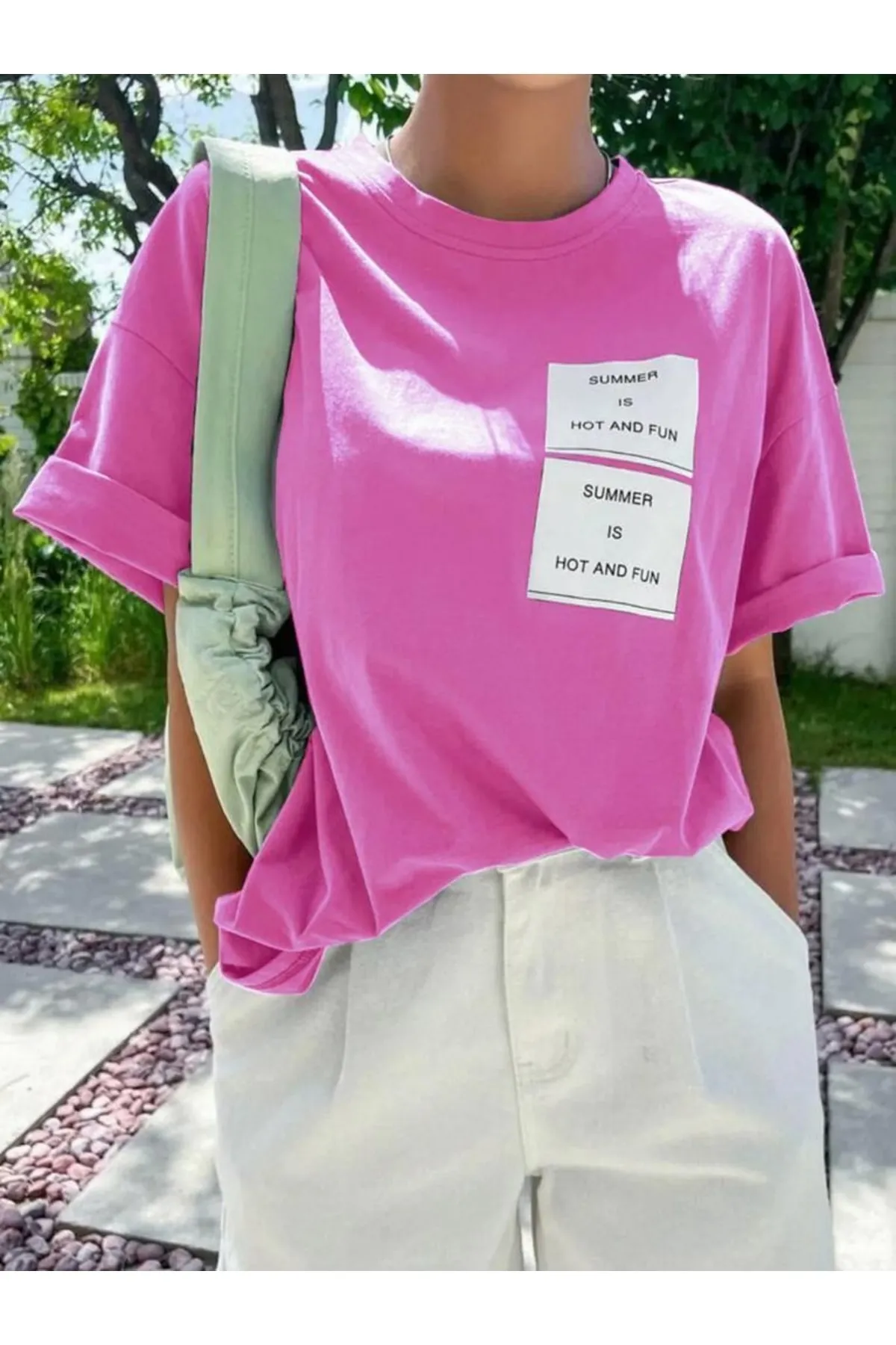 MOONBULL  Übergroßes rosa Hot And Fun-T-Shirt mit Aufdruck