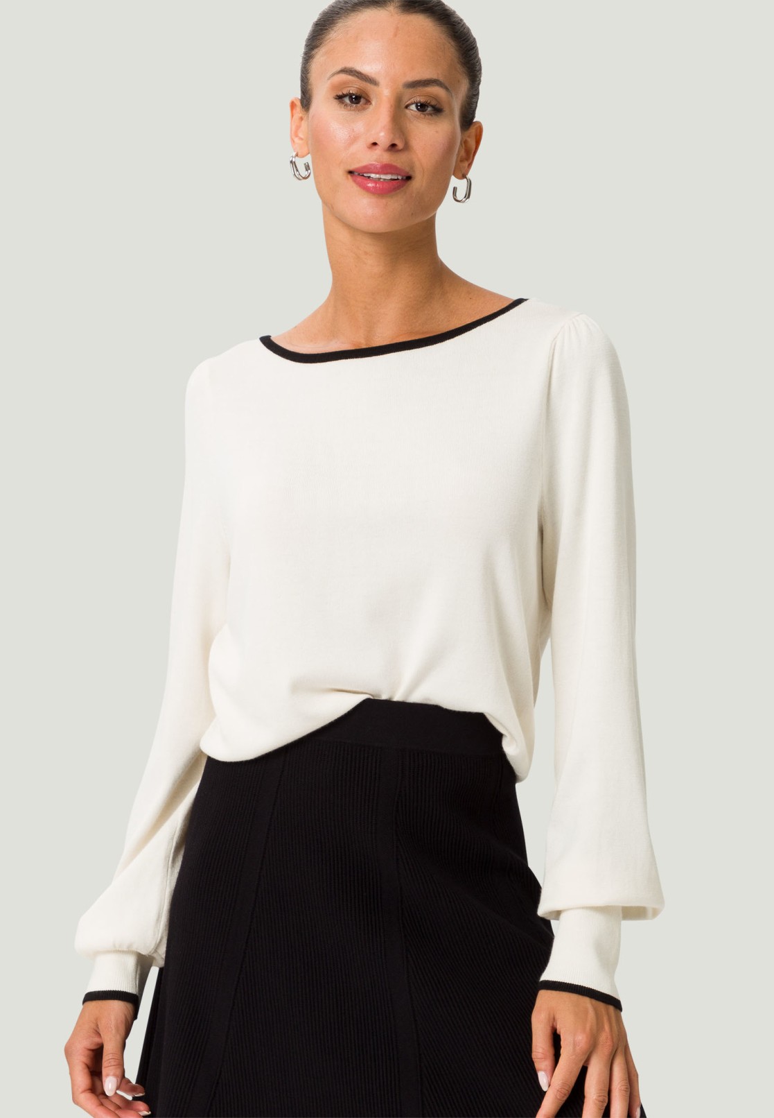 Pullover mit Kontrastdetail