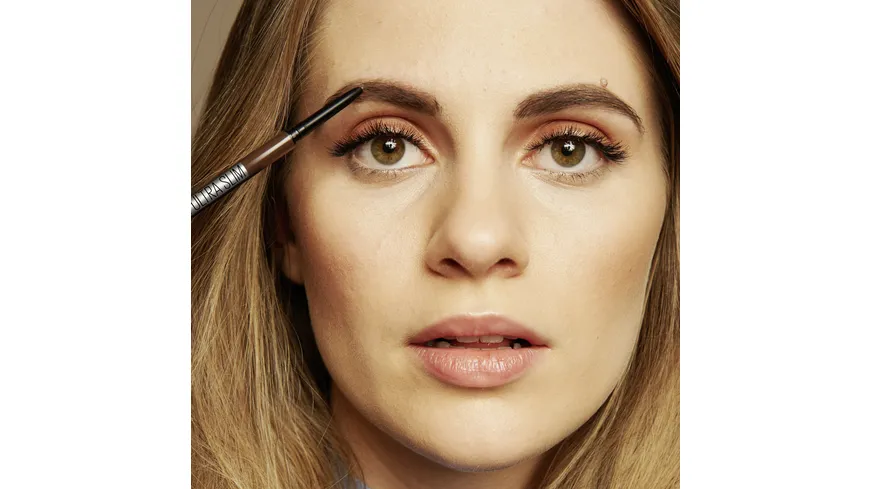 MAYBELLINE NEW YORK Augenbrauenstift Ultra Slim 04 - Medium Braun
