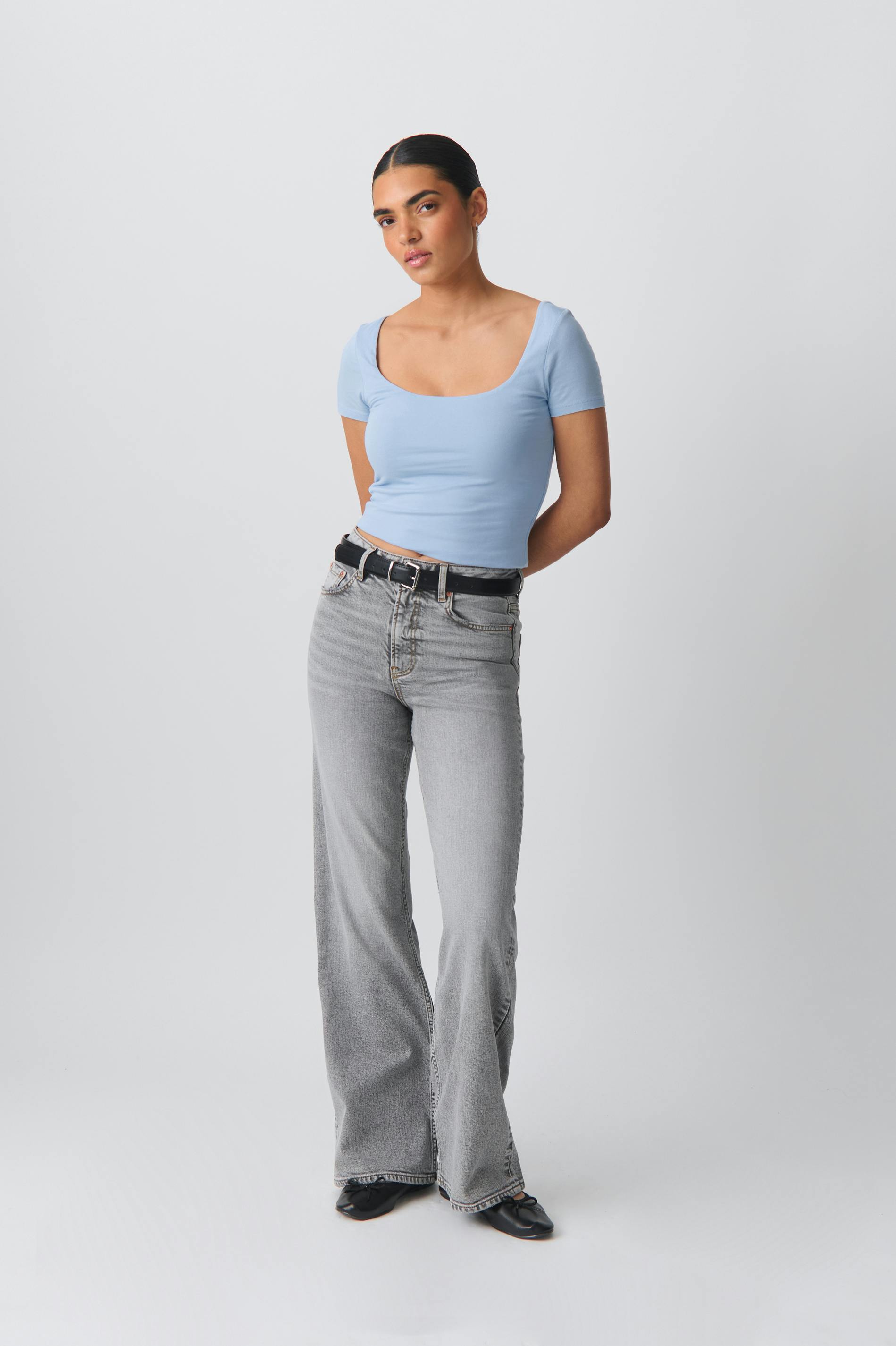 Short sleeve tight top