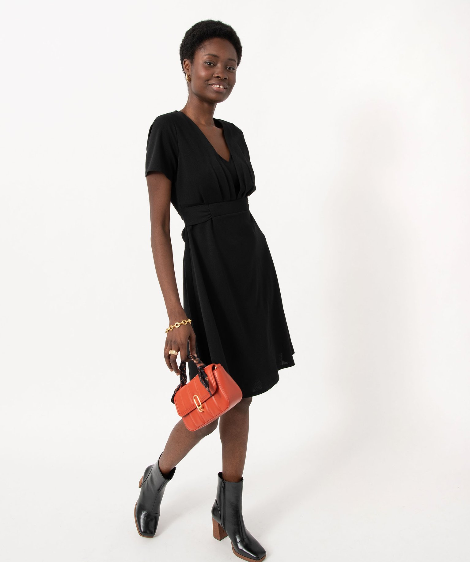 Robe à manches courtes avec décolleté drapé femme noir | GEMO