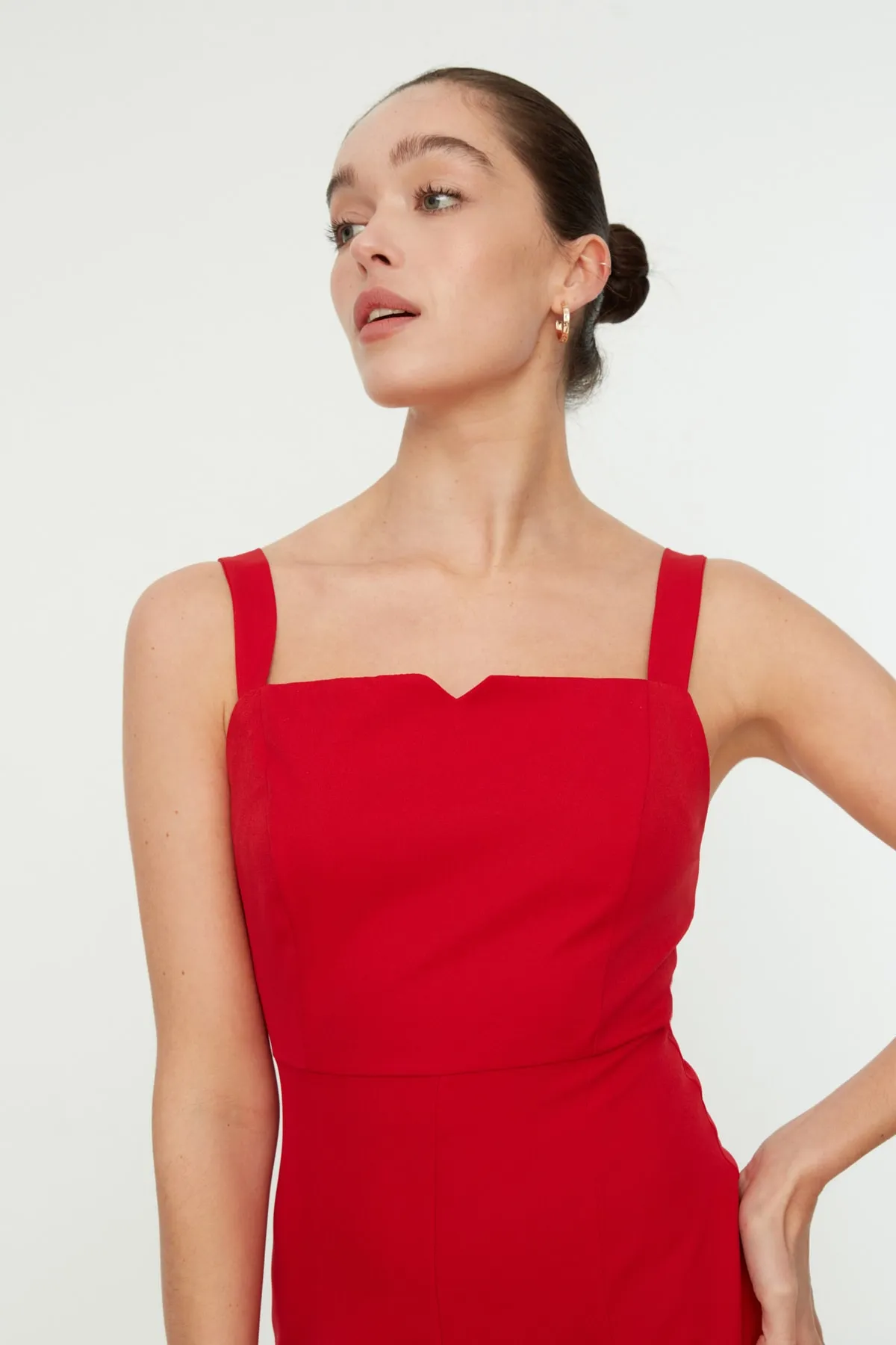 Trendyol Collection  Rotes Body-Wickelkleid mit geschlitzten Trägern und gewebtem Midikleid TWOSS19BB0216