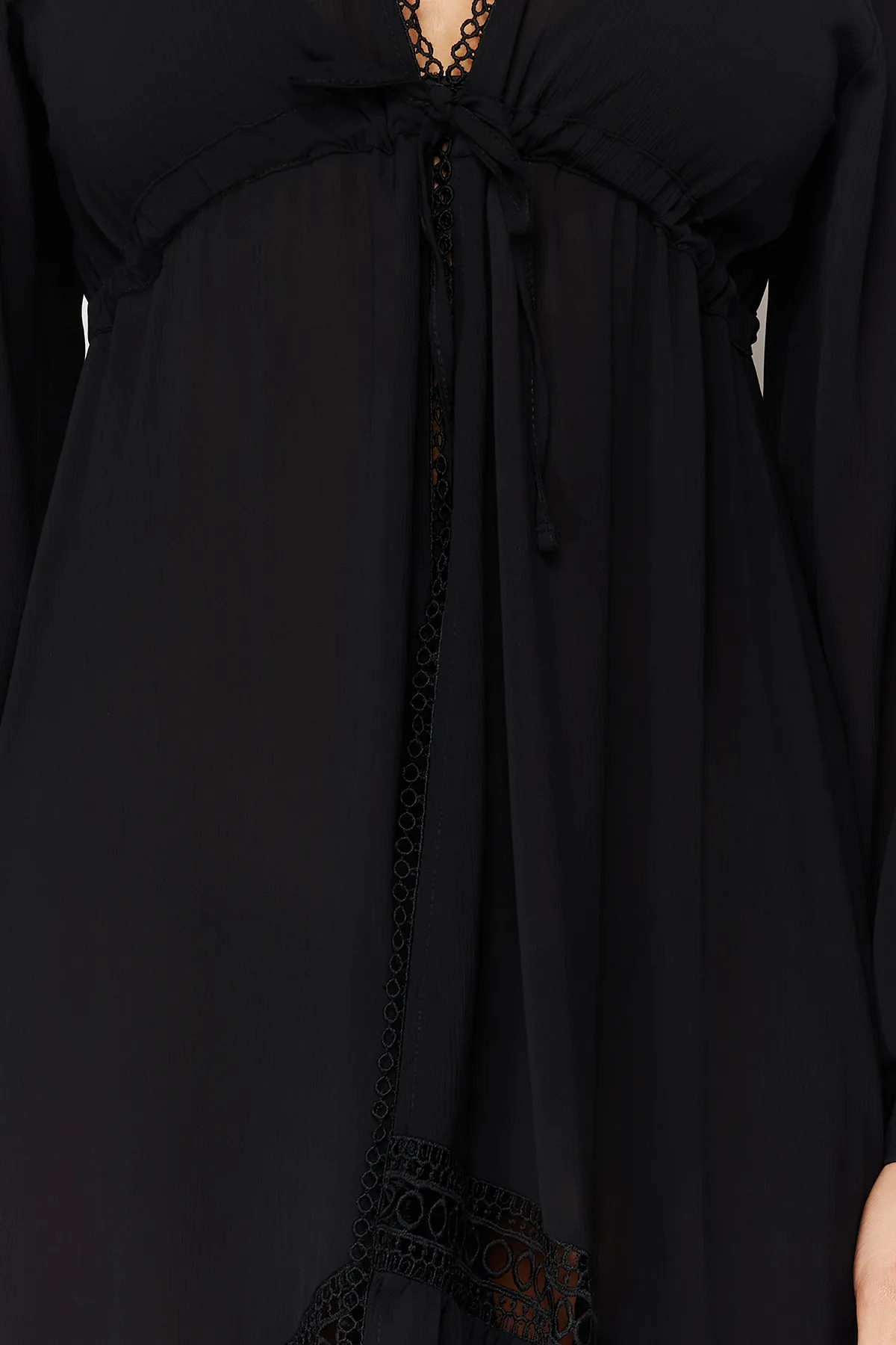 Trendyol Collection  Tropisch gemusterter Maxi-Kimono und Kaftan aus gestricktem Chiffon mit Streifen-Accessoires TBESS23KM00002