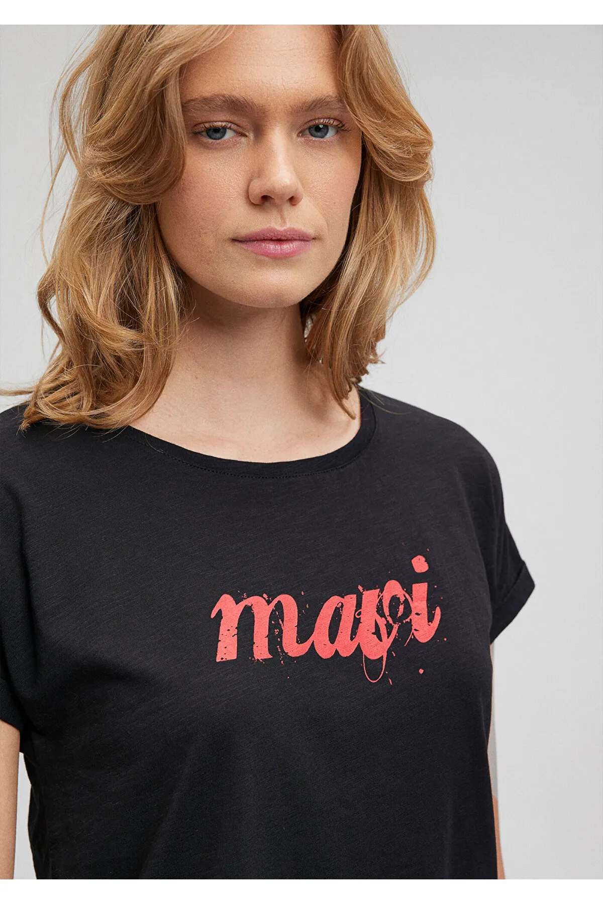 Mavi  Schwarzes T-Shirt mit Logodruck, Slim Fit / Slim Fit 166422-900