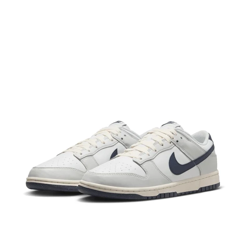 NIKE Wmns Dunk Low 