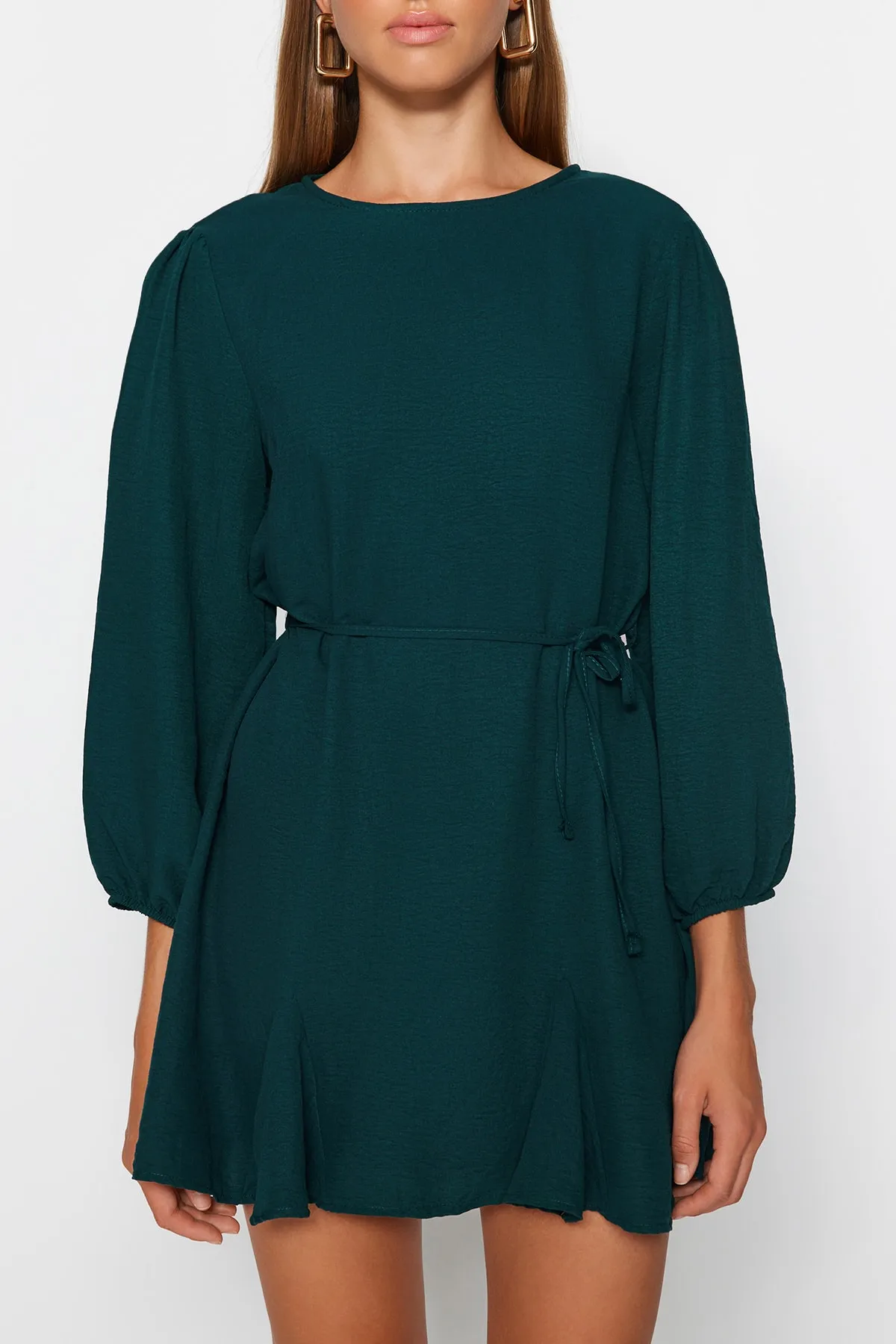 Trendyol Collection  Smaragdgrünes, detailliertes Webkleid mit Krawatte TWOAW24EL00337