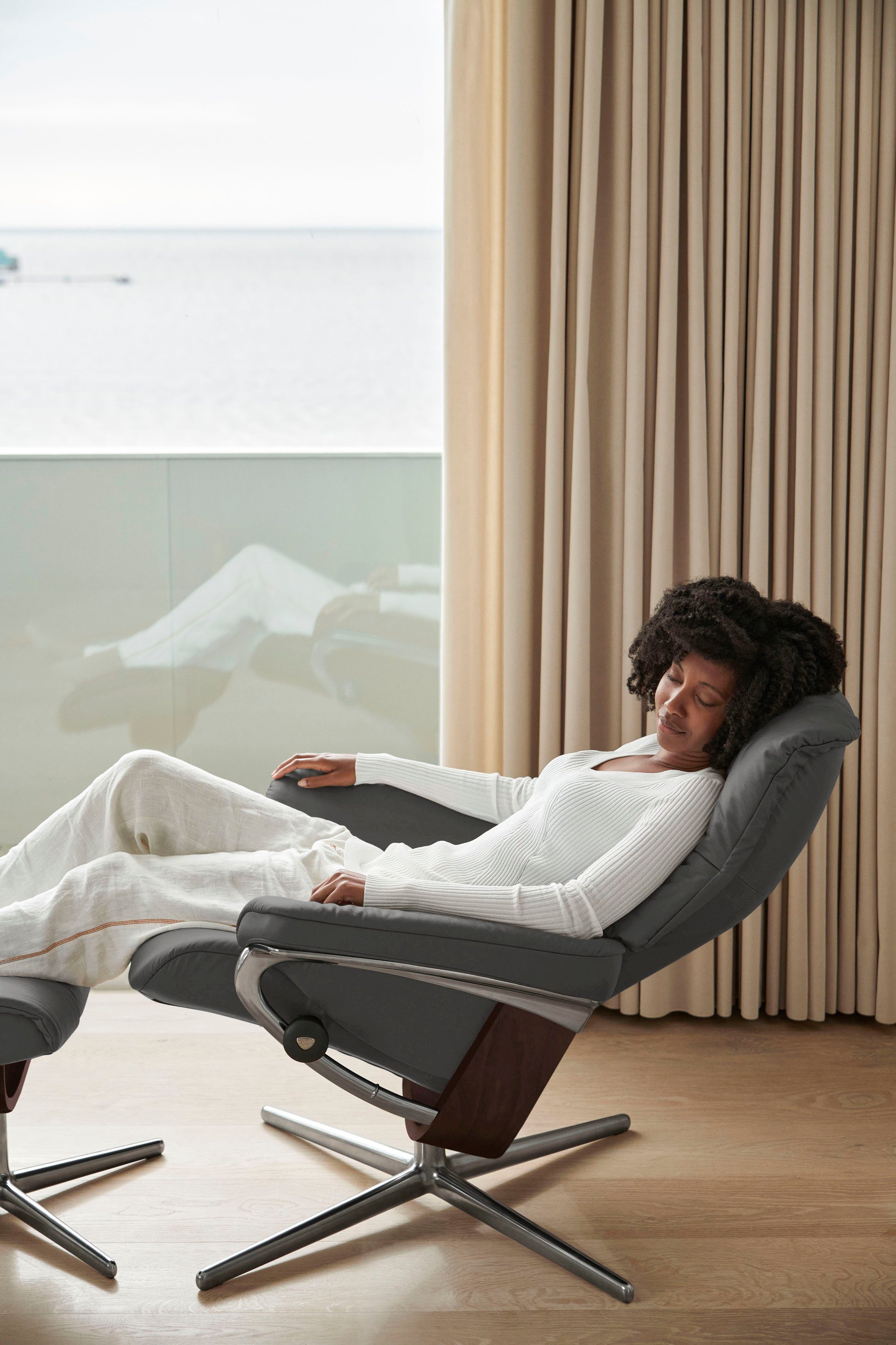 Stressless® Relaxsessel Mayfair, mit Cross Base, Größe S, M & L, Holzakzent Braun