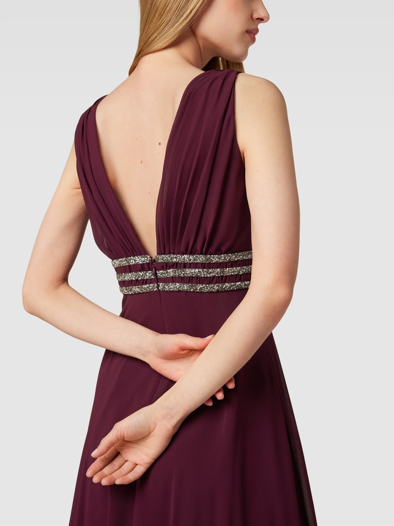 Abendkleid mit Rückenausschnitt in kirschrot
