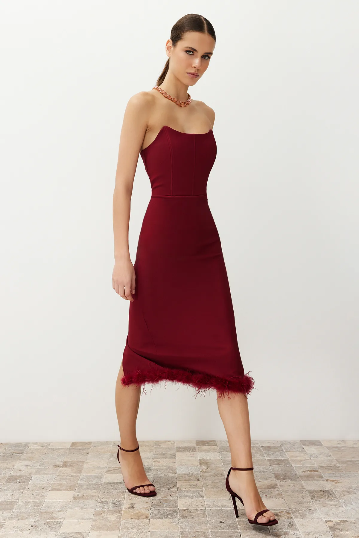 Trendyol Collection  Burgunderrotes, figurbetontes, gewebtes Korsett-Detail, elegantes Abendkleid TPRAW24EL00182