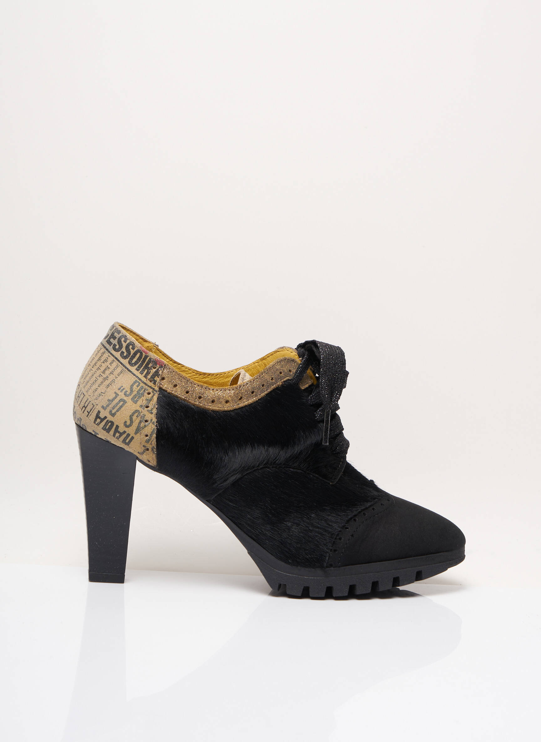 Catherine Parra Derby Femme couleur noir